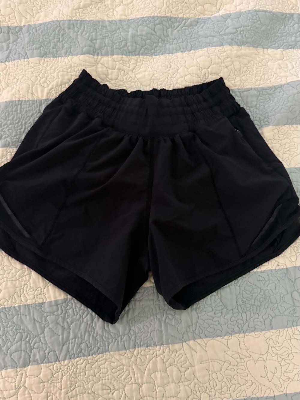 lululemon athletica Black Womens Running Shorts high rise 4 inch